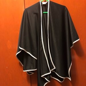 Black kimono with white outline
